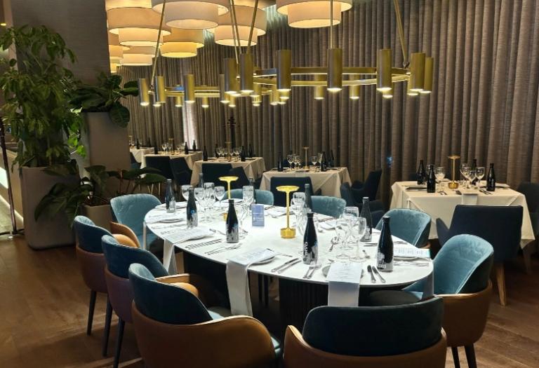 Kuzina Restaurante ESTELAR Milla de Oro Colombia - Medellín Kuzina Restaurante ESTELAR Milla de Oro Colombia - Medellín